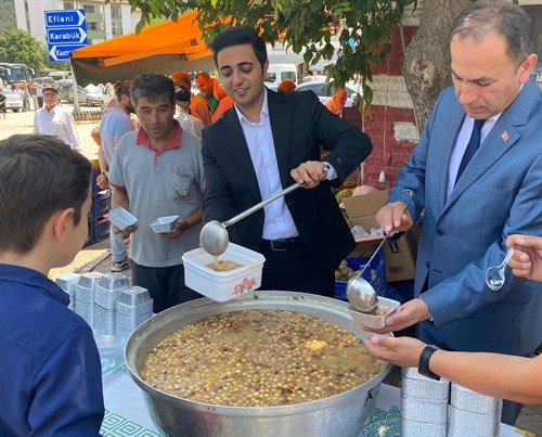 Kaymakamımız Sayın Onur ÇELİK, Aşure Günü Etkinliği Vesilesiyle Vatandaşlarımız İle Bir Araya Geldi